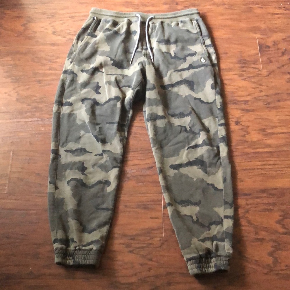 Volcom camouflage green pants jogger medium